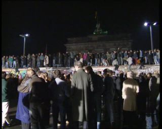 Link to Video | occurrence, November, autumn, historical event, crowd, German Democratic Republic, Eastern Bloc, color, standard-definition television, people, Revolutions of 1989, Peaceful Revolution, Berlin Wall, West Berlin, East Berlin, German reunification, Die Wende and Peaceful Revolution, fall of the Berlin Wall, West Germany, Cold War, eastern Germany
