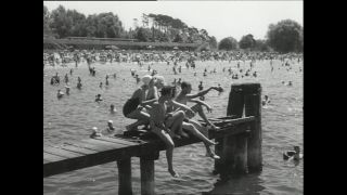 Link to Video | Paul Karl Lieberenz, summer, crowd, Lido, leisure, Germany, recreation, 1950, lake, 1950s, Großer Wannsee, beach, daytime, 1959, West Berlin, bathing site, Berlin, West Germany, Badegast