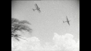 Link zum Video | Paul Lieberenz, Flugzeug, Kamerun