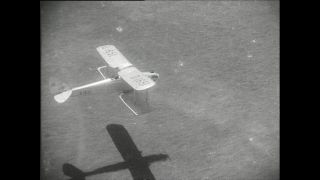 Link zum Video | Paul Lieberenz, Flugzeug, Kamerun