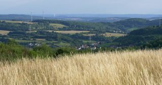 Link zum Video | Landschaft, Saarland, erneuerbare Energie, Sommer, Deutschland, Naturpark Saar-Hunsrück, Windenergieanlage, Windenergie, Windkraftanlage, Windenergie, Tholey, Landkreis St. Wendel