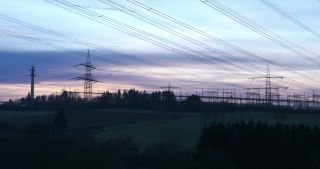Link zum Video | Landschaft, Saarland, Winter, Deutschland, elektrische Leitung, 4K, 2021, Freileitungsmasttyp, Landkreis Neunkirchen, Hochspannungsmast