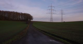 Link zum Video | Landschaft, Saarland, Winter, Deutschland, elektrische Leitung, 4K, 2021, Freileitungsmasttyp, Landkreis Neunkirchen, Hochspannungsmast