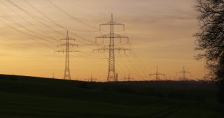 Link zum Video | Landschaft, Saarland, Winter, Deutschland, elektrische Leitung, 4K, 2021, Freileitungsmasttyp, Landkreis Neunkirchen, Hochspannungsmast