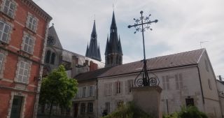 Link to Video | Marne, summer, Champagne-Ardenne, France, Timber Framed Building In The South West Corner Of The Churchyard Of Church Of St Mary, Grand Est, 4K resolution, 2019, Châlons-en-Champagne