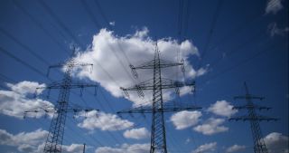 Link to Video | Saarland, Germany, time-lapse photography, power cable, 4K resolution, cloud, transmission tower