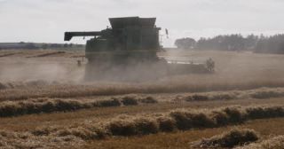 Link to Video | agriculture, summer, harvesting machine, United Kingdom, wheat, North Sea, Aberdeenshire, nutrition, Scotland, crop, 4K resolution, 2022