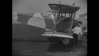Link to Video | airplane with propellers, Elizabeth, New Jersey, aircraft construction, airplane, 1917, military aircraft, United States of America, manufactory, Plainfield, production, Standard Aircraft Corporation, black and white, aerospace manufacturer