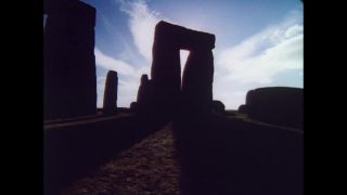 Link to Video | structure of worship, megalith, stone circle, England, color, Wiltshire, Great Britain, 1969, rectangular cuboid, Megalith culture, 1960s, Neolithic, Stonehenge