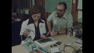 Link zum Video | Farbe, Fortschritt, Vernetzung, Computer, technischer Fortschritt