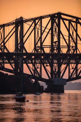 Link to Photo | color, North America