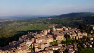 Link to Video | tourist destination, Tuscany, color, 4K resolution, Geographical region of Italy, tourism region, Italy, aerial shot, Renaissance, 2024, city, evening, Montepulciano