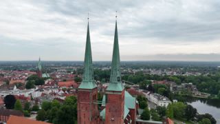 Link to Video | Schleswig-Holstein, November, autumn, big city, Germany, color, 4K resolution, Lübeck, Europe, aerial shot, 2024, city, Hanseatic city, cloud cover