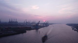 Link to Video | Hamburg, March, Elbe, sunset, Germany, Container Terminal, color, 4K resolution, mood, river, Europe, Northern Germany, aerial shot, container terminal, 2024, fuchsia, Envelope station, Hanseatic city, evening