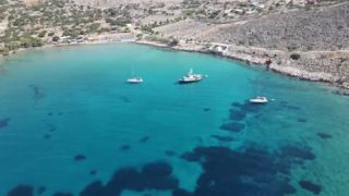 Link to Video | ship, tourist destination, maritime transport, sea, color, water, liquid water, tourism region, Greece, Mediterranean Sea, Mediterranean Basin