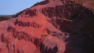 Link zum Video | Geologie, Rheinland-Pfalz, Steinbruch, Taben-Rodt, Deutschland, produzierende Industrie, Tagebau, Montanindustrie, Bergbauunternehmen, Abbau, Abbauproduktion, Steine- und Erden-Industrie, Industrie, Bergwerk, Landkreis Trier-Saarburg