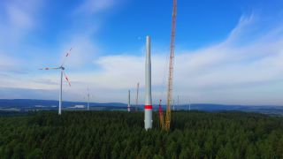 Link zum Video | Büschdorf, Landschaft, Maschine, Saarland, erneuerbare Energie, Turbine, elektrischer Generator, Energiequelle, Kraftwerk, Stromquelle, Deutschland, Windpark, Windenergieanlage, Windenergie, Luftaufnahme, Windkraftanlage, Windenergie, Himmel