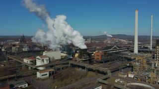Link zum Video | Vogelperspektive, Saarland, Rauch, Dillingen/Saar, Stahlwerk, Stahlindustrie, Luftaufnahme, Stahlerzeugung, Himmel, Anlage, Schornstein, Landkreis Saarlouis, Industrie, Dillinger Hütte