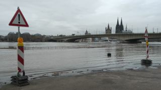 Link to Video | national waterways in Germany, North Rhine-Westphalia, waterway, Germany, Western Europe, Central Europe, high tide, Cologne, river, Europe, main stream, Rhine, natural disaster, flood