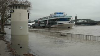 Link to Video | national waterways in Germany, North Rhine-Westphalia, waterway, Germany, Western Europe, Central Europe, high tide, Cologne, river, Europe, main stream, Rhine, natural disaster, flood
