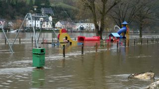 Link to Video | Rhineland-Palatinate, natural phenomenon, Moselle, Germany, flooded village, water, high tide, Mittelmosel, river, Naturkraft, natural disaster, flood