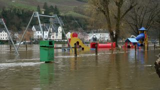 Link to Video | Rhineland-Palatinate, natural phenomenon, Moselle, Germany, flooded village, water, high tide, Mittelmosel, river, Naturkraft, natural disaster, flood