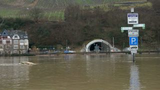 Link to Video | Rhineland-Palatinate, natural phenomenon, Moselle, Germany, flooded village, water, high tide, Mittelmosel, river, Naturkraft, natural disaster, flood