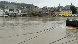 Link to Video | Rhineland-Palatinate, natural phenomenon, Moselle, Germany, flooded village, water, high tide, Mittelmosel, river, Naturkraft, natural disaster, flood