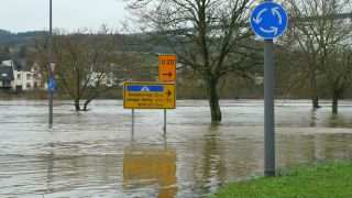 Link to Video | Rhineland-Palatinate, natural phenomenon, Moselle, Germany, flooded village, water, high tide, Mittelmosel, river, Naturkraft, natural disaster, flood