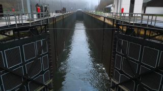 Link to Video | lock, cargo ship, Saarland, federated state of Germany, cargo shipping, Saar, maritime transport, Germany, river, inland navigation, Mettlach, Merzig-Wadern, riverboat, Schleuse Mettlach