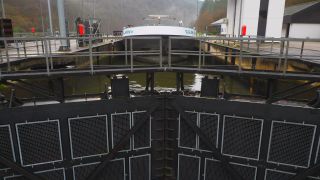 Link to Video | lock, cargo ship, Saarland, federated state of Germany, cargo shipping, Saar, maritime transport, Germany, river, inland navigation, Mettlach, Merzig-Wadern, riverboat, Schleuse Mettlach