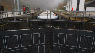 Link to Video | lock, cargo ship, Saarland, federated state of Germany, cargo shipping, Saar, maritime transport, Germany, river, inland navigation, Mettlach, Merzig-Wadern, riverboat, Schleuse Mettlach