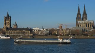 Link zum Video | Bundeswasserstraße, Nordrhein-Westfalen, Deutschland, Köln, Fluss, Kölner Dom, Europa, Strom, Rhein, Regierungsbezirk Köln