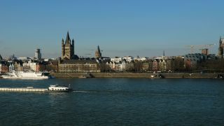 Link zum Video | Bundeswasserstraße, Nordrhein-Westfalen, Deutschland, Köln, Fluss, Kölner Dom, Europa, Strom, Rhein, Regierungsbezirk Köln