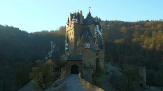 Link to Video | Rhineland-Palatinate, tourist destination, Eifel, Eltz Castle, castle, forest, nature, architectural structure
