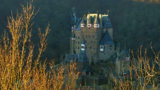 Link to Video | Rhineland-Palatinate, tourist destination, Eifel, Eltz Castle, castle, forest, nature, architectural structure
