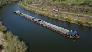 Link to Video | cargo ship, Rhineland-Palatinate, transport, cargo shipping, Saar, maritime transport, Germany, Serrig, transport