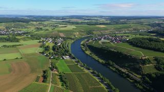 Link to Video | landscape, Upper Moselle, Moselle, Germany, Rheinland-Pfalz, Palzem, river, aerial shot, Palzem