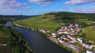 Link zum Video | Landschaft, Obermosel, Mosel, Deutschland, Rheinland-Pfalz, Palzem, Fluss, Luftaufnahme, Palzem