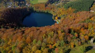 Link zum Video | Vogelperspektive, Rheinland-Pfalz, Eifel, Deutschland, Luftaufnahme