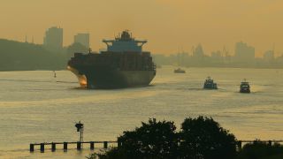 Link to Video | Hamburg, cargo ship, waterway, cargo shipping, Großes Containerschiff, Elbe, container ship, logistics, Germany, Seeschifffahrtsstraße, mode of transport, sea shipping, transport infrastructure, river, port, container shipping, transport, morning, thoroughfare