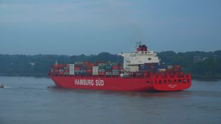 Link zum Video | Hamburg, Frachtschiff, Wasserstraße, Transport, Gewässer, Schifffahrt, Elbe, Containerschiff, Deutschland, Verkehrsträger, Seeschifffahrt, Fluss, Containerschifffahrt, Transport