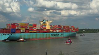 Link to Video | Hamburg, cargo ship, waterway, transport, body of water, maritime transport, Elbe, container ship, Germany, mode of transport, sea shipping, river, container shipping, transport