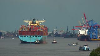 Link to Video | Hamburg, cargo ship, waterway, transport, body of water, maritime transport, Elbe, container ship, Germany, mode of transport, sea shipping, river, container shipping, transport