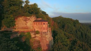 Link to Video | landscape, Rhineland-Palatinate, tourist destination, sandstone, sepulchral chapel, Saar, Klause Kastel, Kastel-Staadt, aerial shot, Kastel-Staadt, tourist attraction, tourism destination, nature, architectural structure, Trier-Saarburg