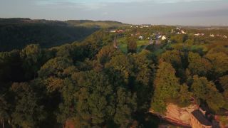 Link zum Video | Landschaft, Rheinland-Pfalz, Tourismusziel, Sandstein, Grabkapelle, Saar, Klause Kastel, Kastel-Staadt, Luftaufnahme, Kastel-Staadt, Sehenswürdigkeit, Tourismusregion, Natur, Bauwerk, Landkreis Trier-Saarburg