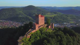 Link to Video | landscape, Rhineland-Palatinate, tourist destination, natural landscape, Germany, Annweiler am Trifels, castle, Pfalz, aerial shot, Trifels Castle, tourist attraction, tourism destination, Vogelperspektive, Palatinate Forest, nature