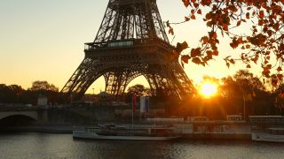 Link to Video | dawn, tourist destination, Sehenswürdigkeit, France, big city, million city, sunrise, metropolis, landmark, Eiffel Tower, Europe, tourist attraction, Silhouette, architectural structure, Paris, point of interest