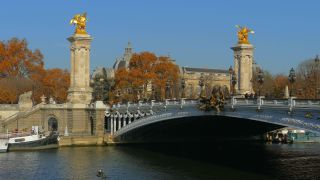 Link to Video | tourist destination, France, million city, metropolis, Europe, capital city, tourist attraction, Paris