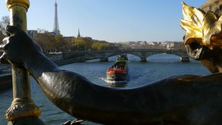 Link to Video | tourist destination, France, million city, metropolis, Europe, capital city, tourist attraction, Paris